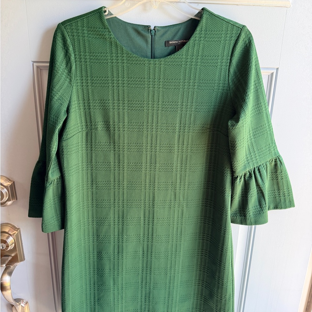 Green Textured Bell-Sleeve Women's Dress